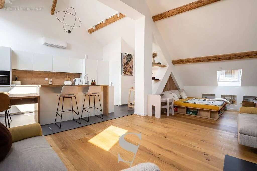 Appartement à PRINGY