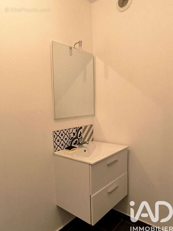 Appartement 640 m² à La Romagne  - photo 8