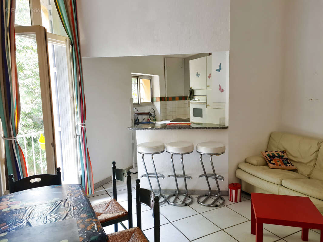 A saisir rapidement ! Superbe studio de charme à deux pas des thermes. - photo 5