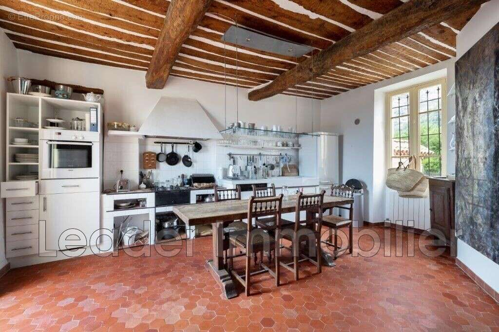 Maison à TOURRETTES-SUR-LOUP