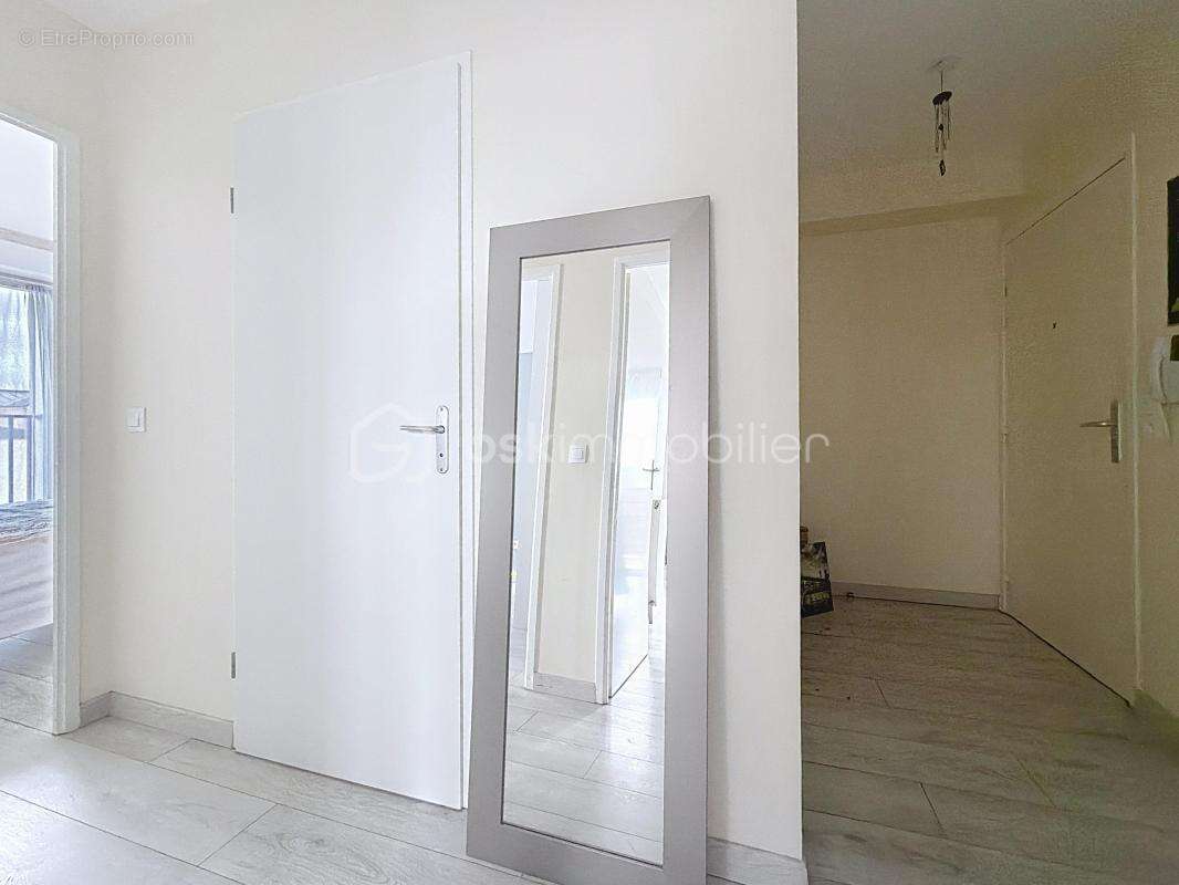 Appartement à VERT-SAINT-DENIS