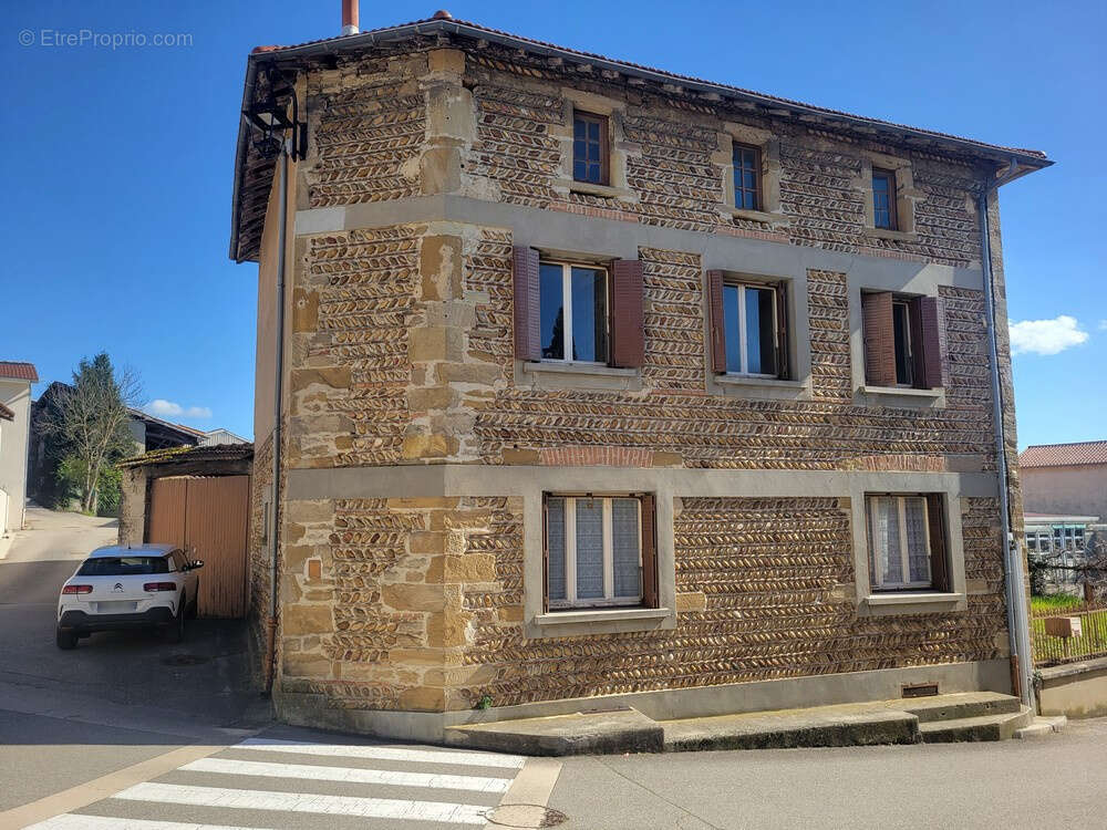 Maison à AGNIN