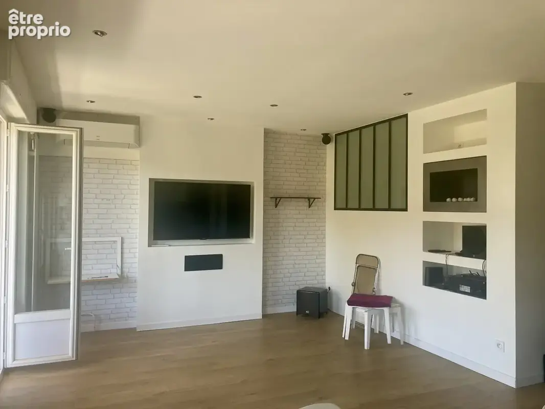 Exclusivité au Vernay - Spacieux T4 familial de 98 m2 - Pièce de vie moderne et lumineuse - DPE C - photo 5