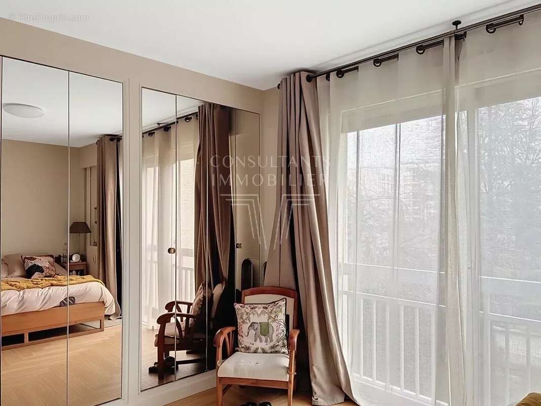 Appartement à NEUILLY-SUR-SEINE