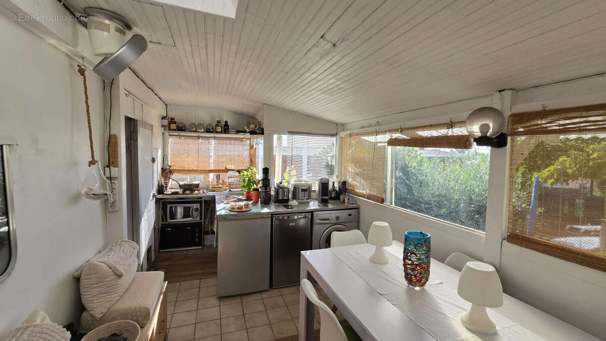 Maison à LE CASTELLET