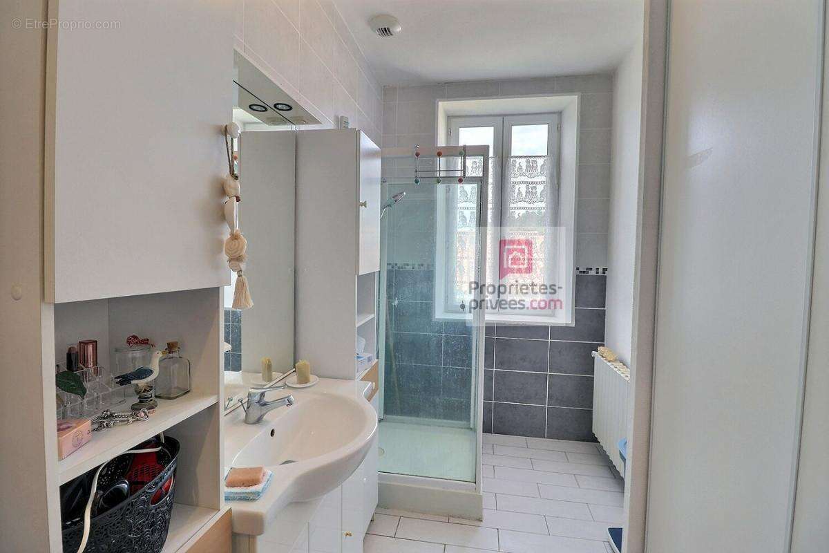 Maison à BRIZAMBOURG