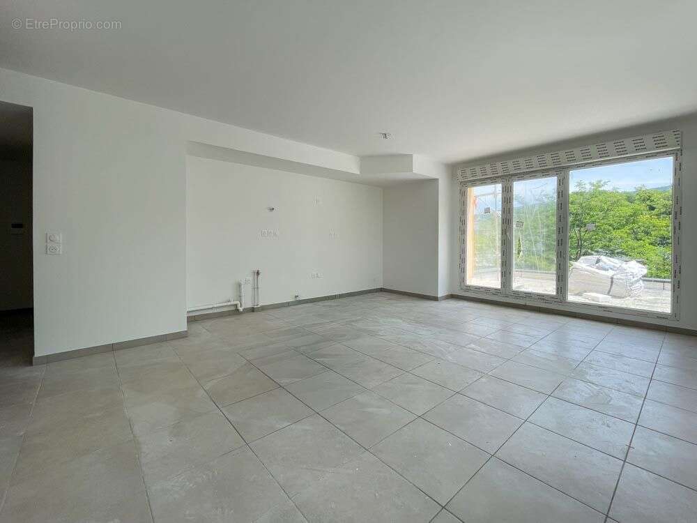 Appartement à COGNIN