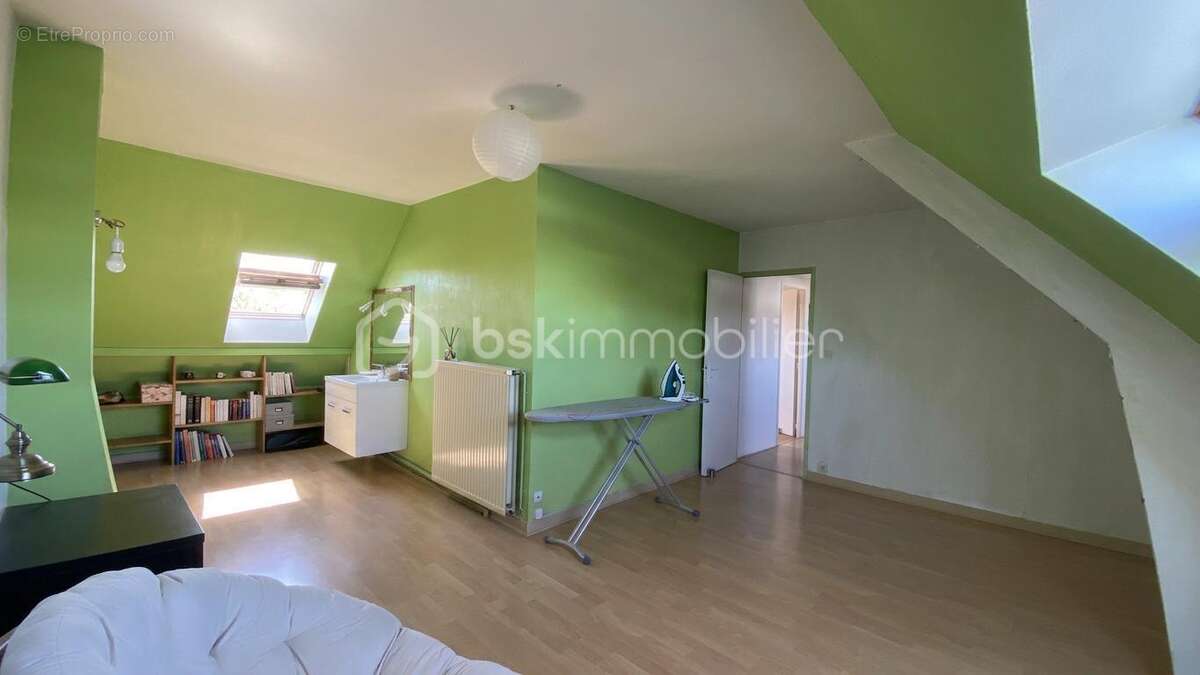 VERTOU/BEAUTOUR : Maison d’env. 157m² au sol, 4/5 chambres, bureau, garage et jardin - photo 18
