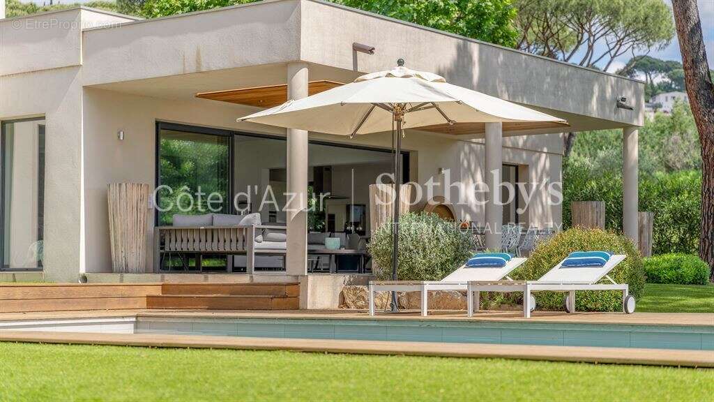 Co exclusivité villa contemporaine à vendre à Grimaud avec vue mer et piscine - photo 15