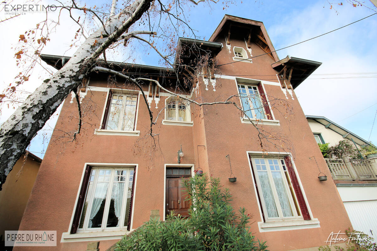 Maison à PIERRE-BENITE