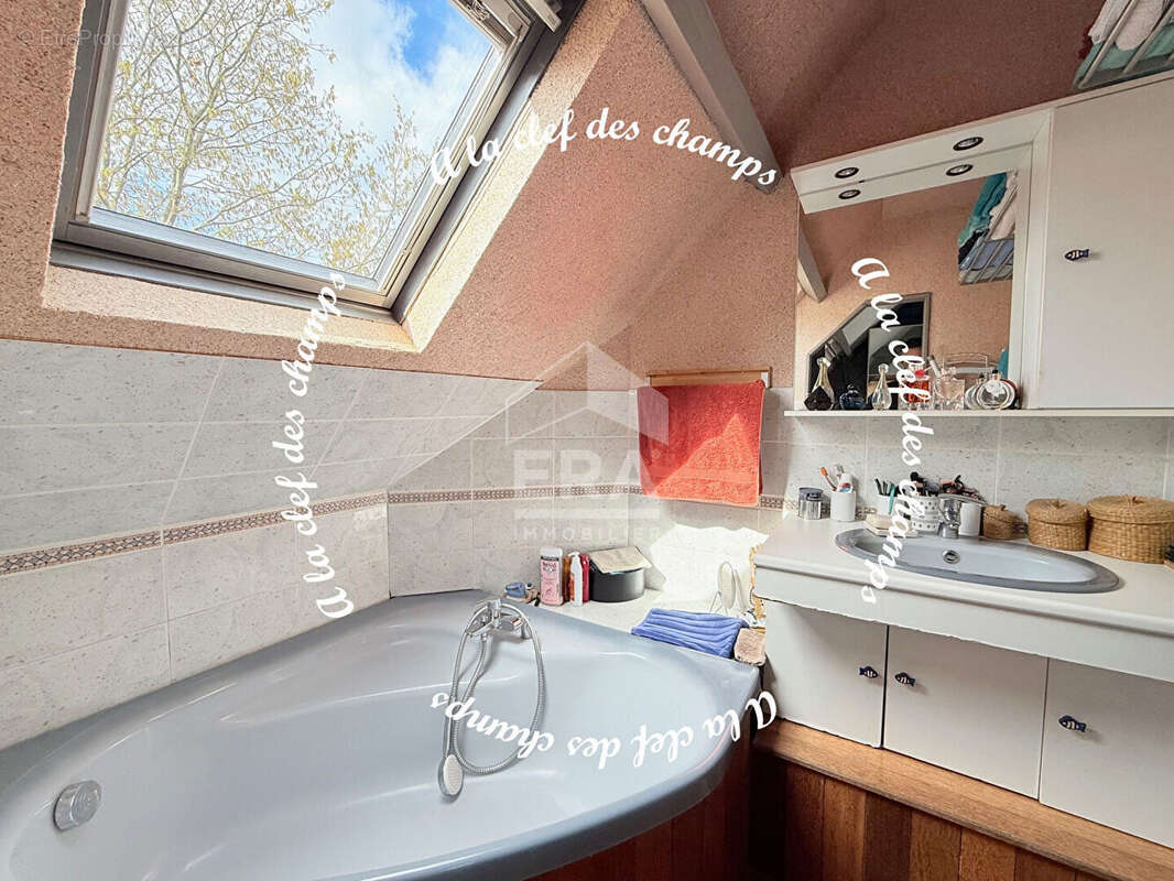 Maison à BURES-SUR-YVETTE