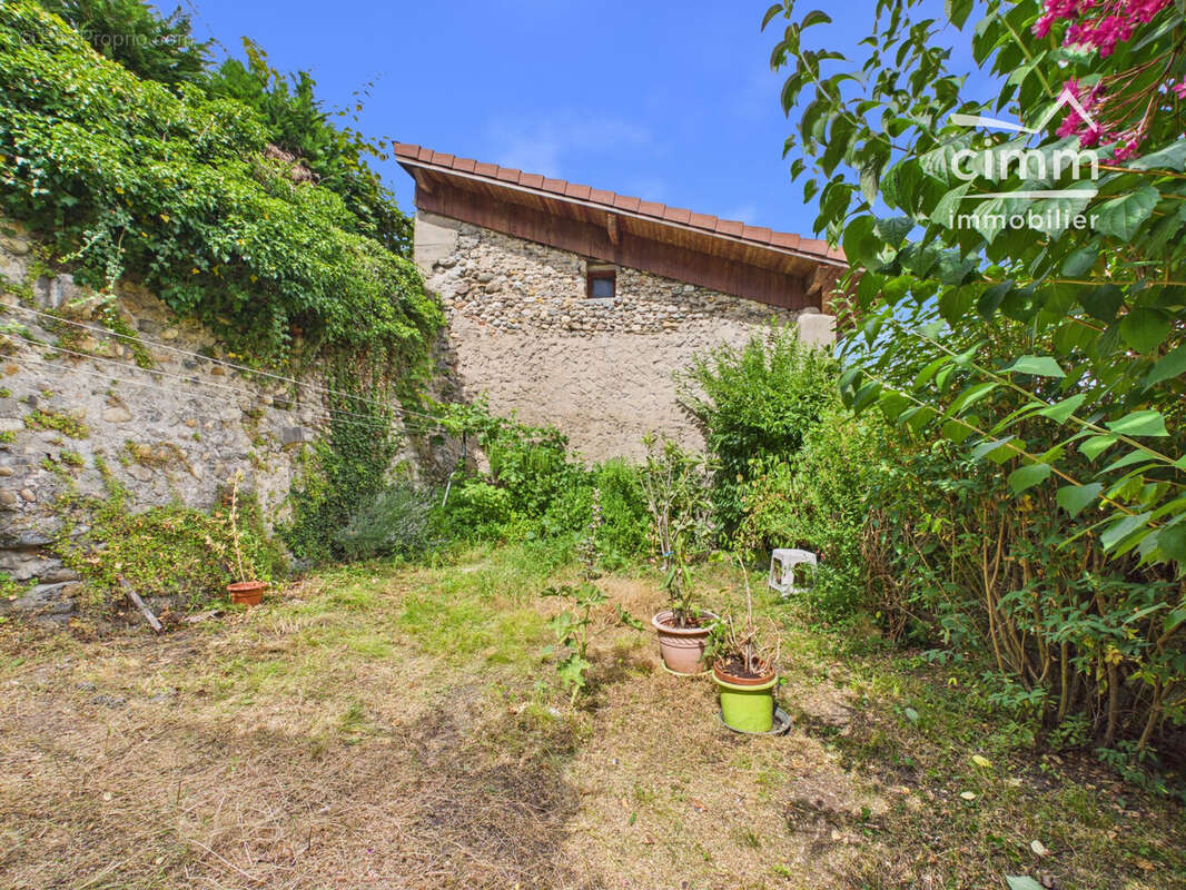 Maison 80 m² à Tullins  - photo 2