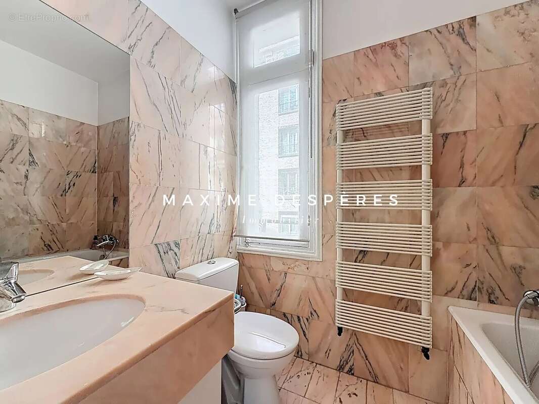 Appartement à NEUILLY-SUR-SEINE