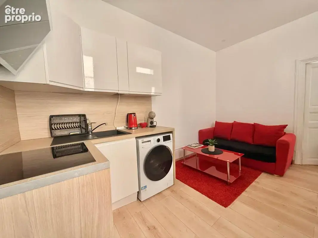 Dijon république – opportunité investisseur – t1 bis avec chambre séparée, cave et activité locative rentable - photo 3