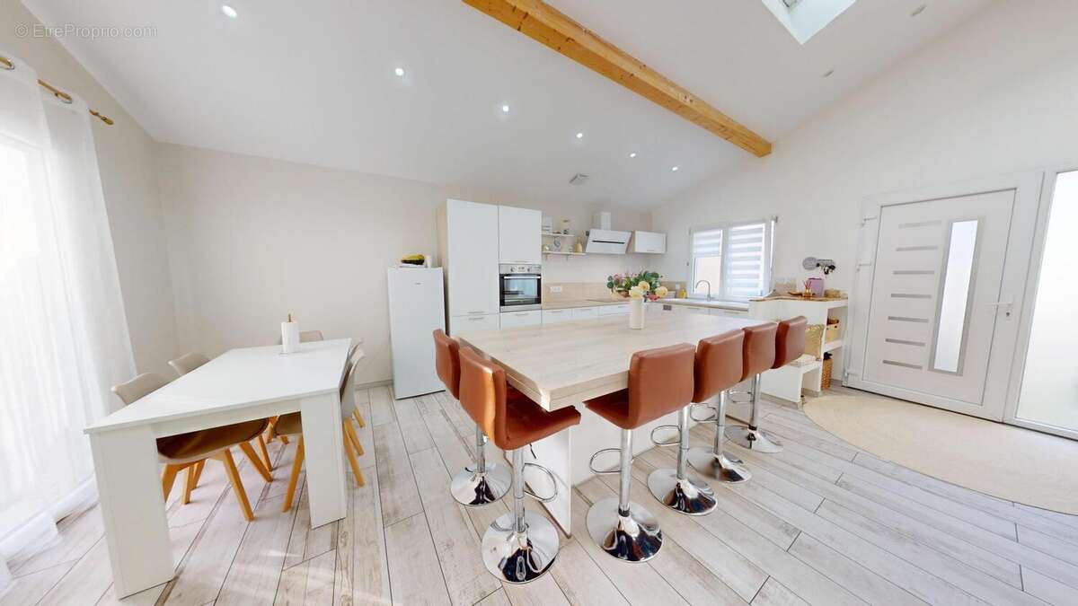 Photo 5 - Maison à VAULX-MILIEU