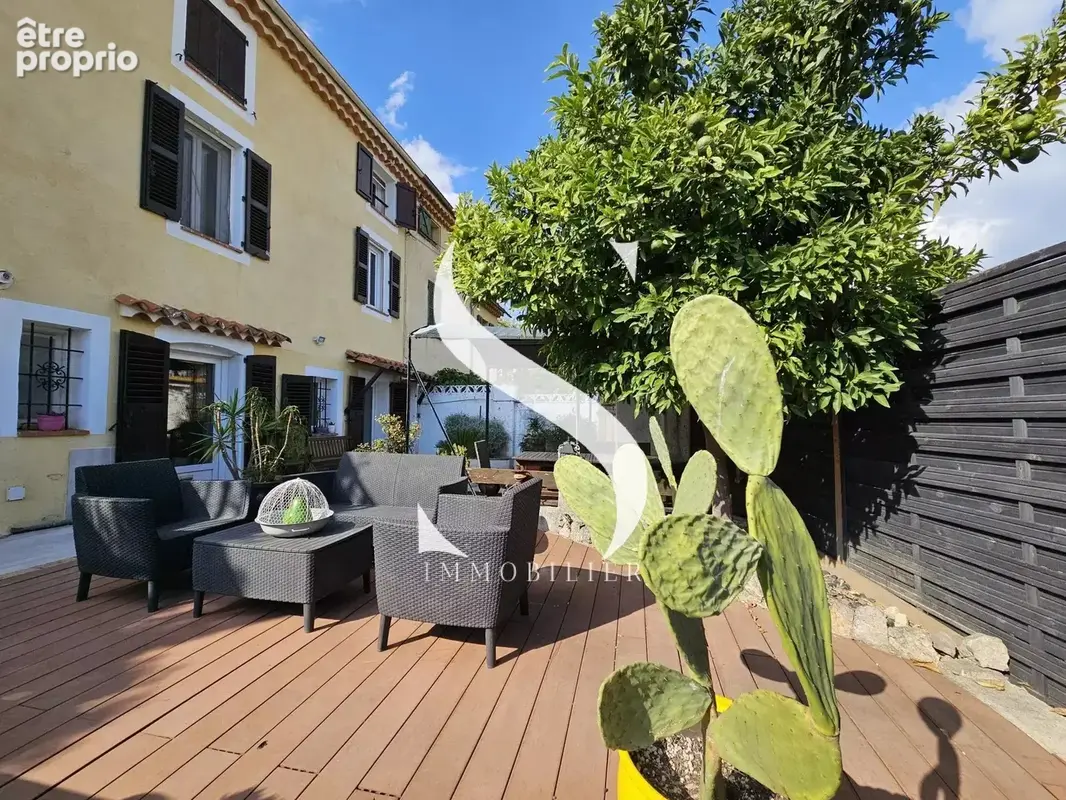 A vendre - Maison de ville 4 pièces avec jardin. - photo 3
