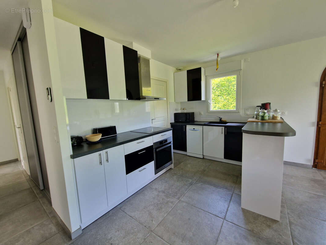 Maison à DRAGEY-RONTHON