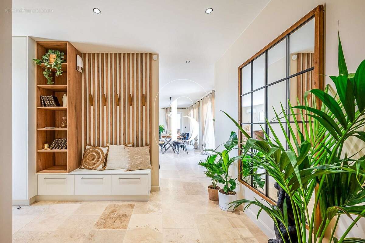 Maison à SAINT-PRIVAT-DE-CHAMPCLOS