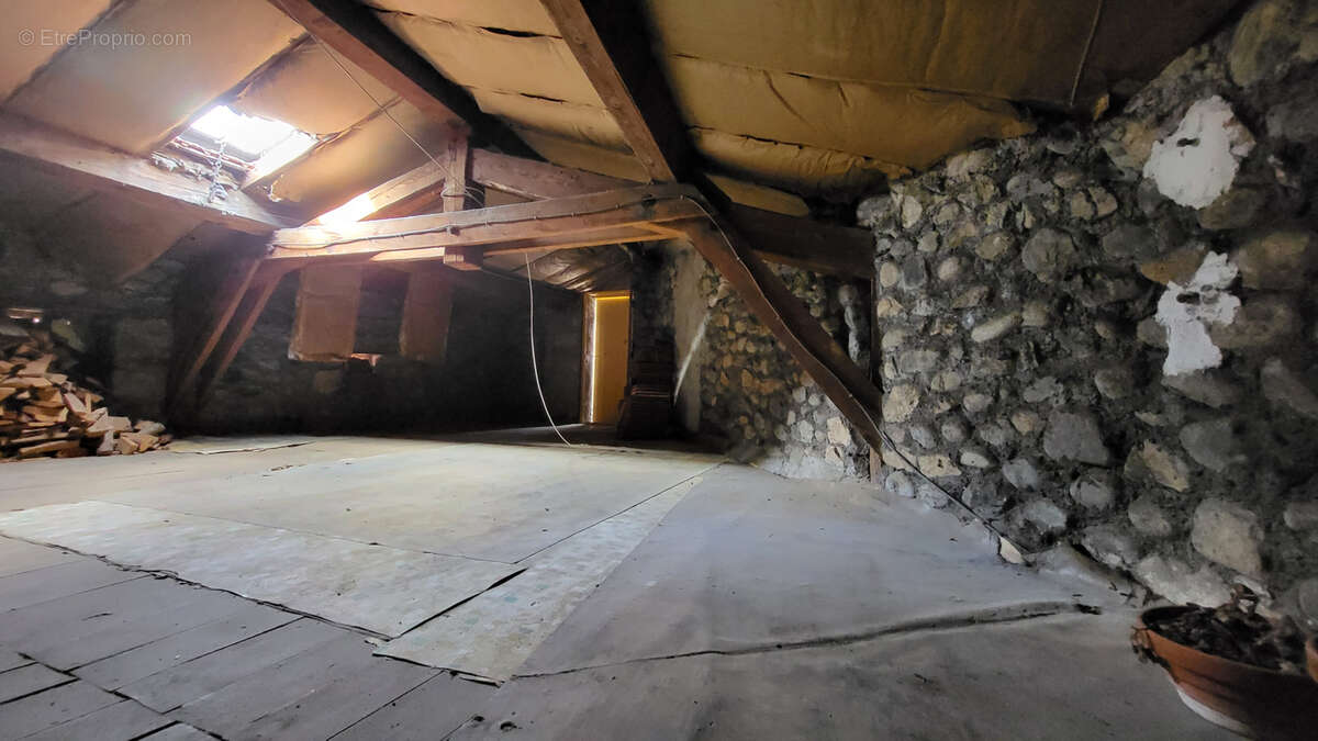 Maison à SAINT-MARTIN-DE-VALAMAS