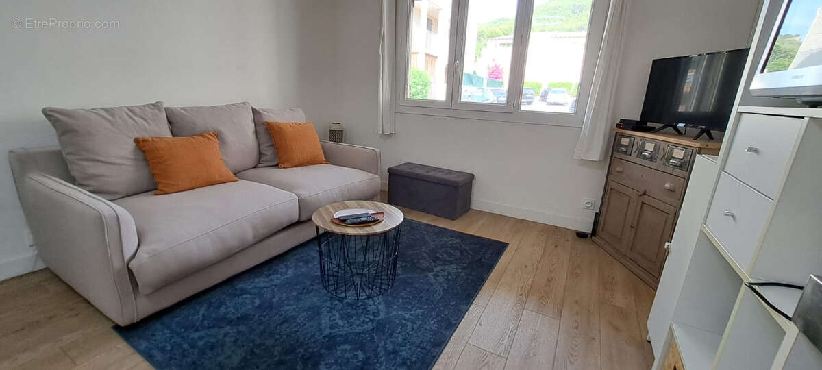 Appartement à SAINT-CYR-SUR-MER