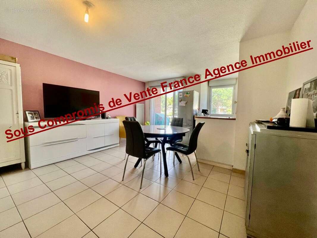 Appartement F3 60m² + Terrasse + 2 parking - photo 2
