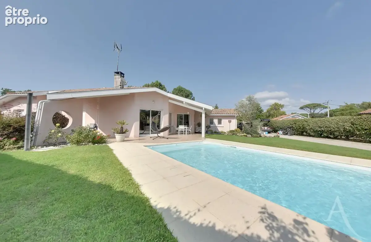 Maison à AZUR