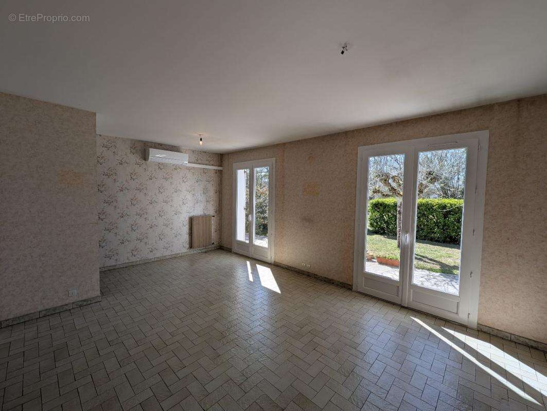 Maison à SAINT-SULPICE-ET-CAMEYRAC