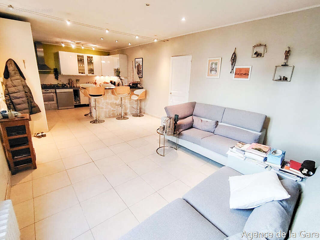 Appartement à HOUILLES