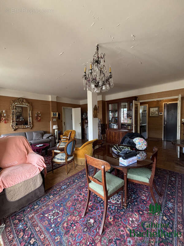 Appartement à MARSEILLE-6E