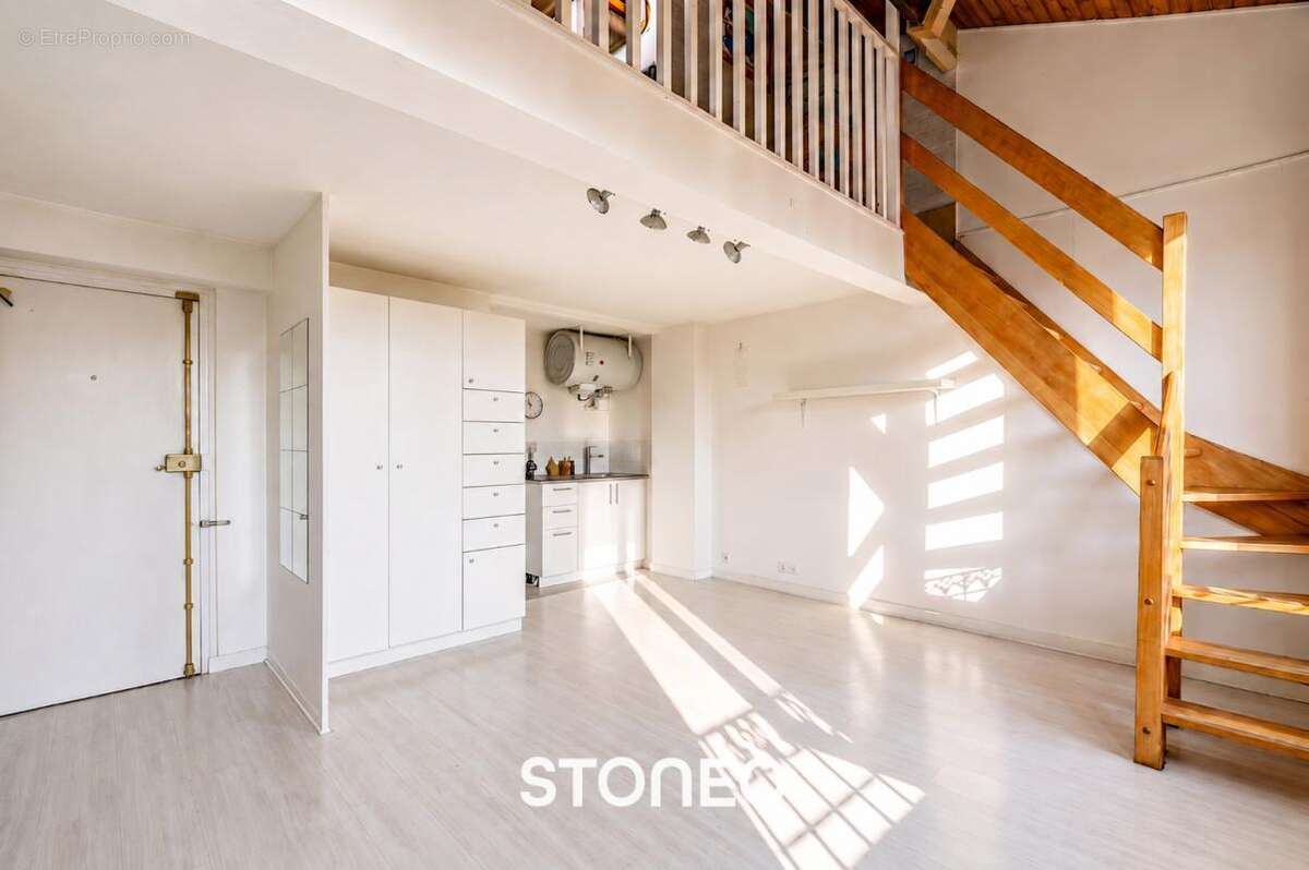 Appartement à PARIS-18E