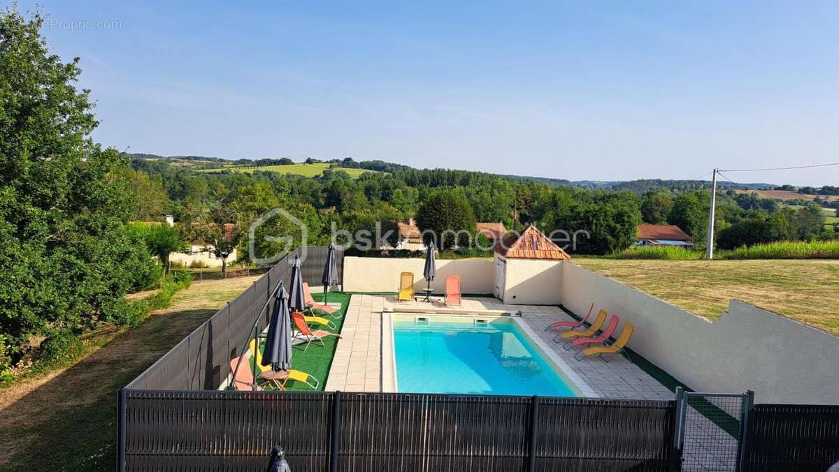 Maison à SAINT-MEARD-DE-DRONE