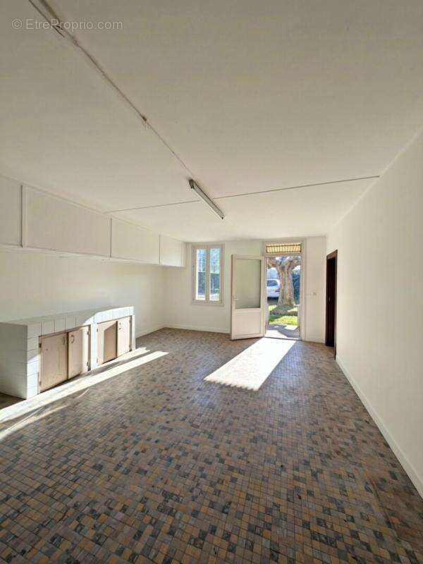 Maison St Denis De Pile 15 pièce(s) 140 m2 - photo 6