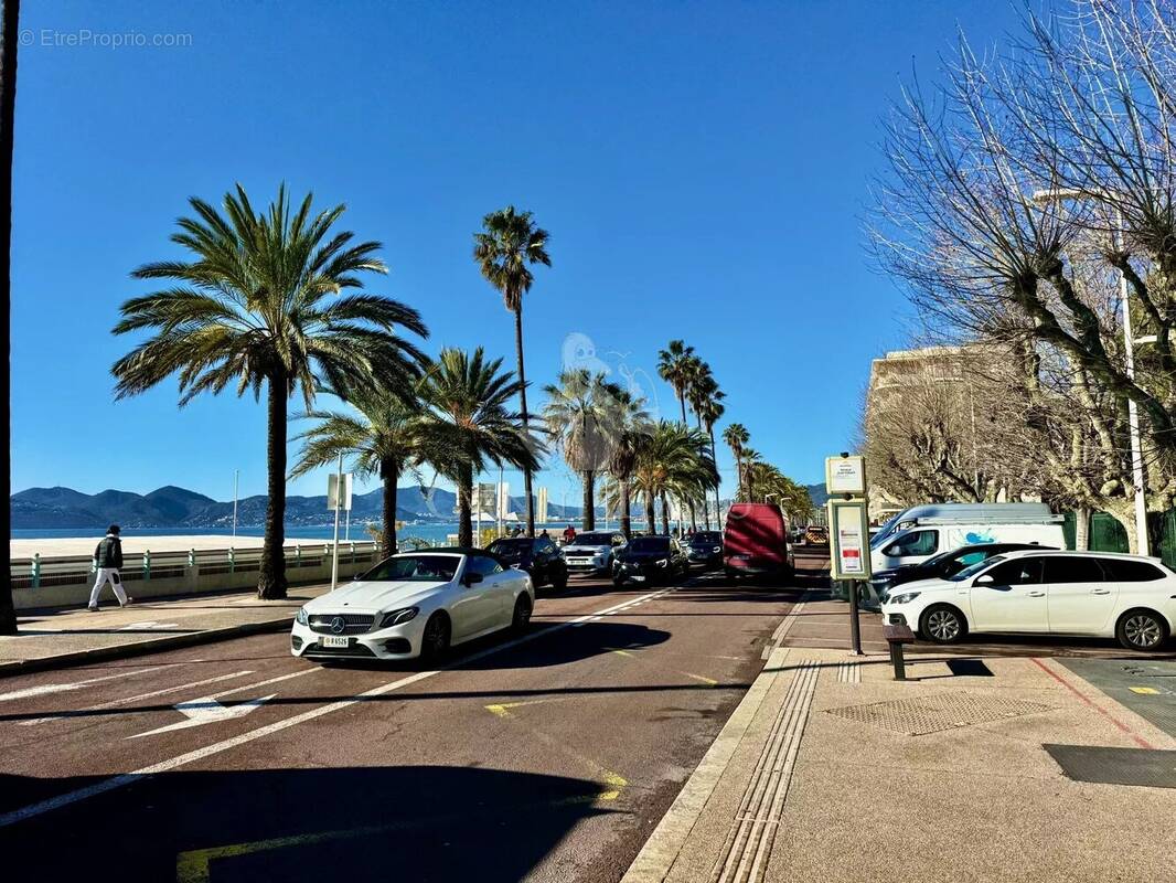Parking à CANNES
