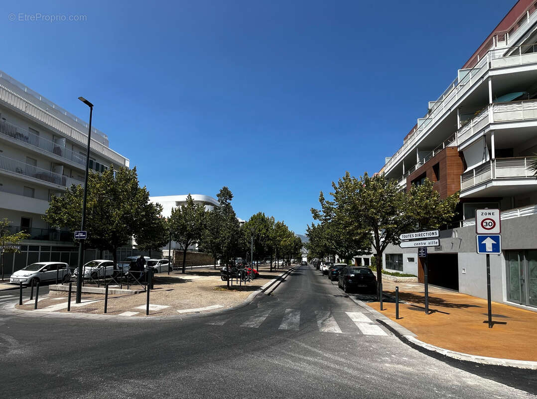 Appartement t3 , terrasse et jardin prive + garage box à la seyne sur mer porte marine - photo 19