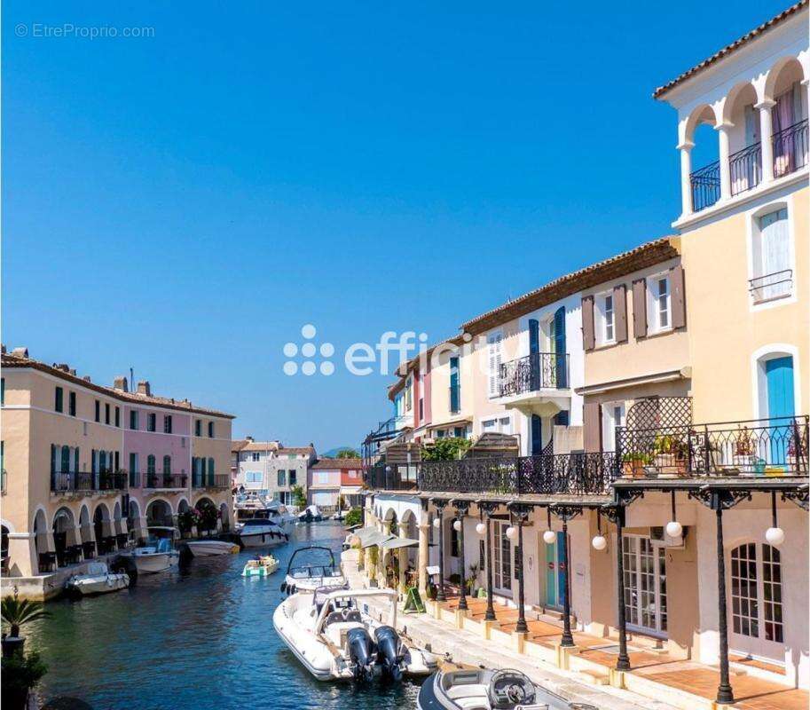 Appartement à GRIMAUD