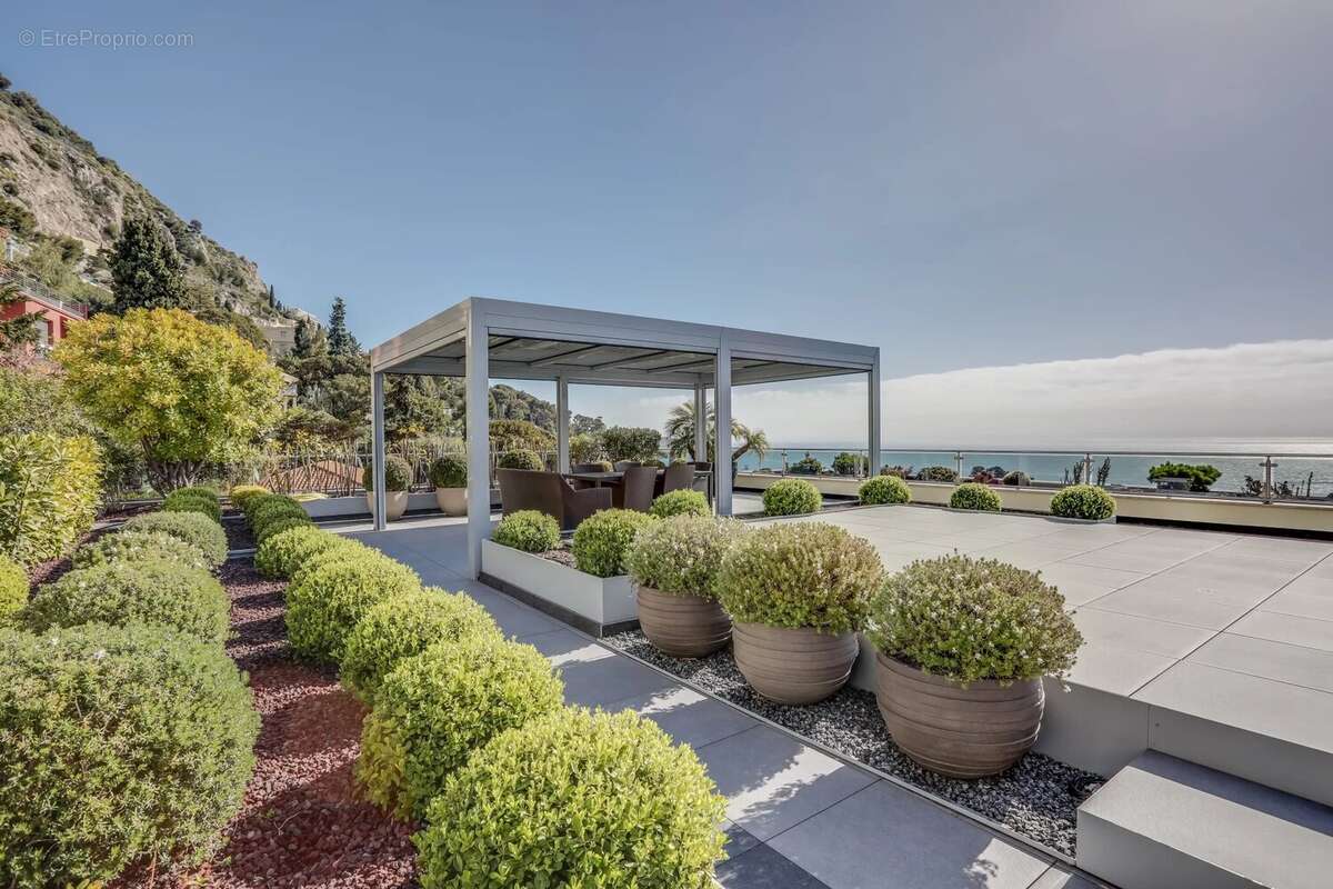 Appartement à ROQUEBRUNE-CAP-MARTIN
