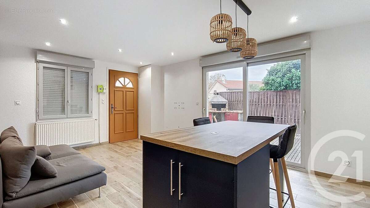 Maison à SOUCIEU-EN-JARREST