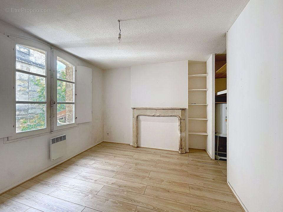 Rare en hyper centre- Place du Parlement- beau 2P de 54m²au calme . - photo 4