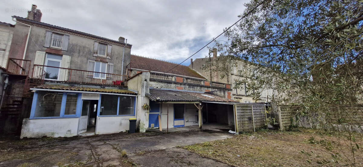 Maison à MORTAGNE-SUR-GIRONDE