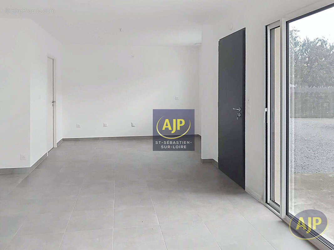 Maison à SAINT-SEBASTIEN-SUR-LOIRE