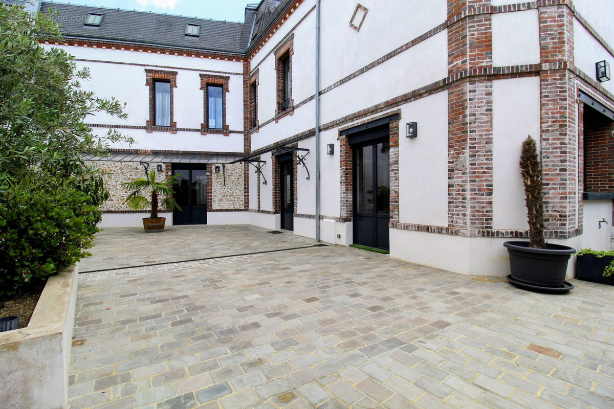 Maison à HOUDAN