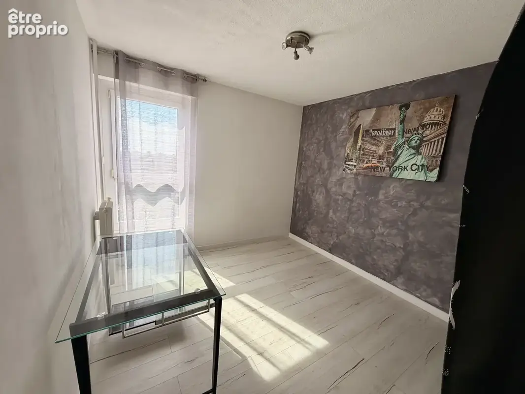 13ème Les Olives ,  Fondacle, T3 de 70 M2 , très bon état avec vue magnifique - photo 6