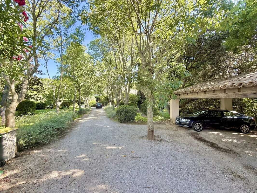 Aix-en-provence / bastide en pierre xviiie siècle proche centre-ville - photo 6