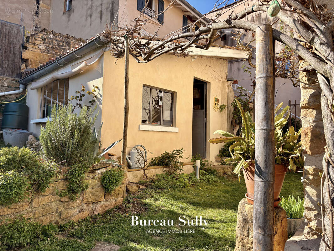 Maison à COUZON-AU-MONT-D'OR