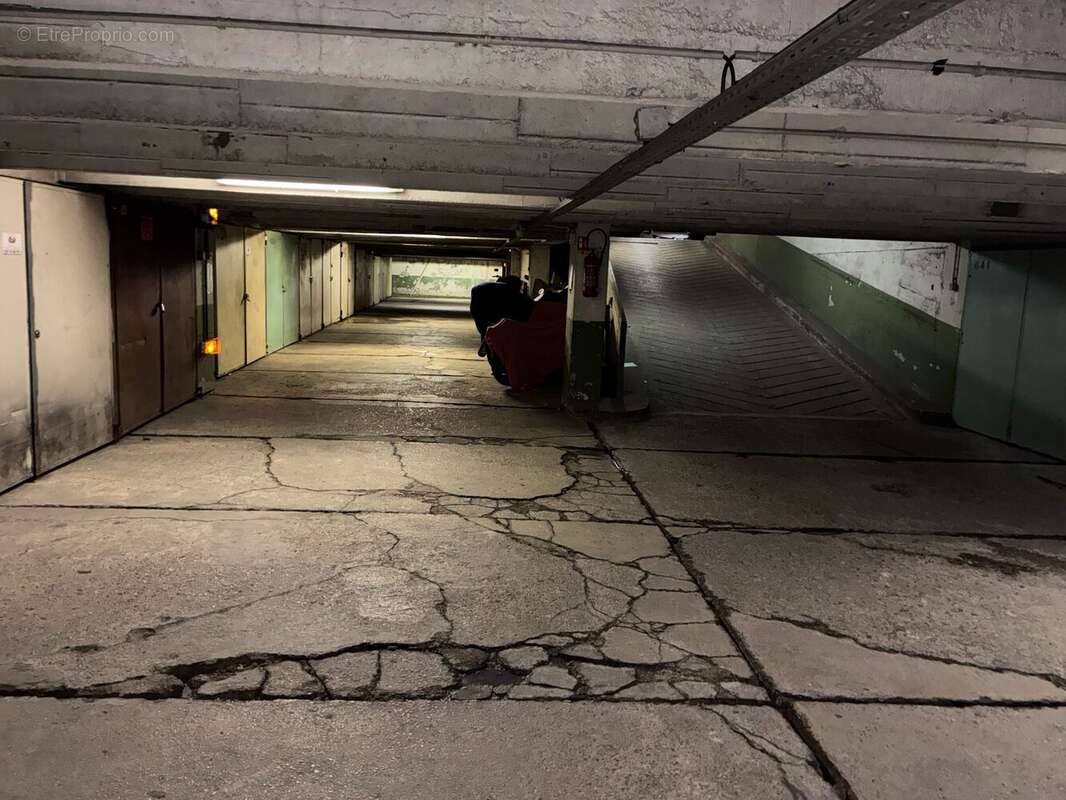 Parking 12 m² à Boulogne-Billancourt  - photo 4