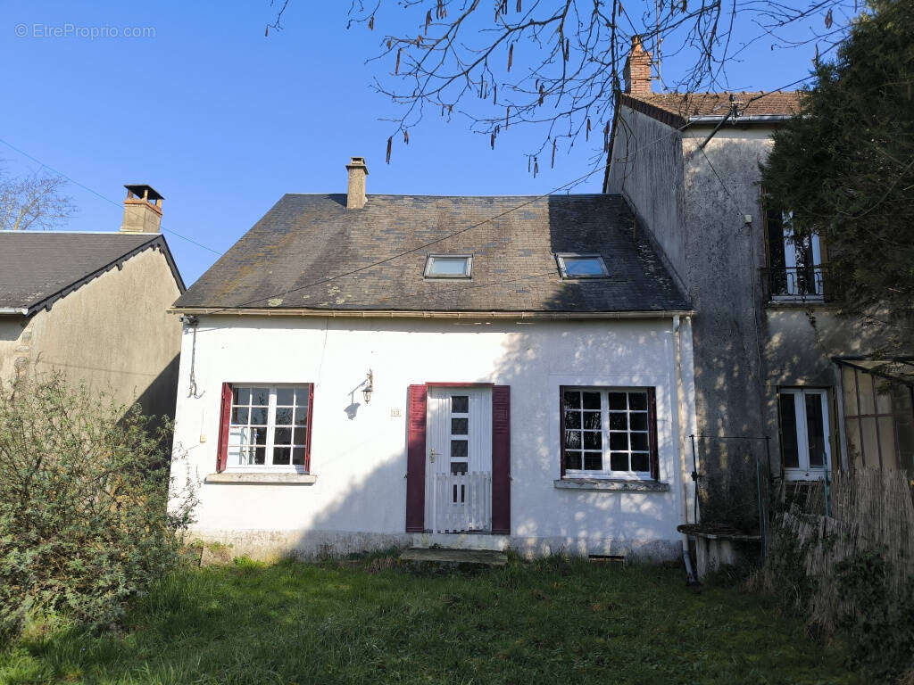 Maison à MONTREUILLON