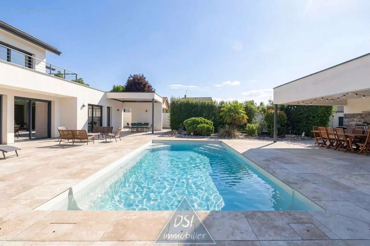 Maison d'Architecte Contemporaine de 210 m² – Piscine, Jacuzzi sur terrain clos de 1 487 m² – Centre de Dagneux - photo 2