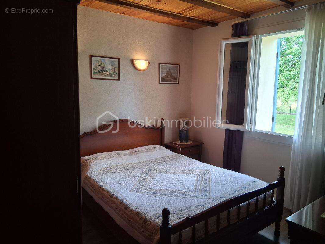 Coup de Coeur Maison de plain-pied avec dépendances sur un parc arboré de 3 937 m² - photo 8