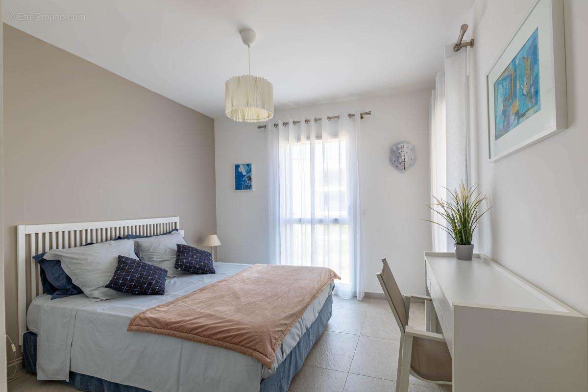 Appartement f2 avec vue mer et terrasse a vendre dans residence de luxe sur la cote d'azur - photo 10