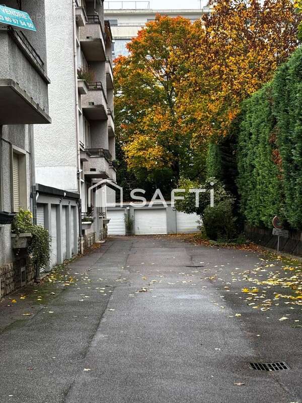 Photo 2 - Parking à DIJON